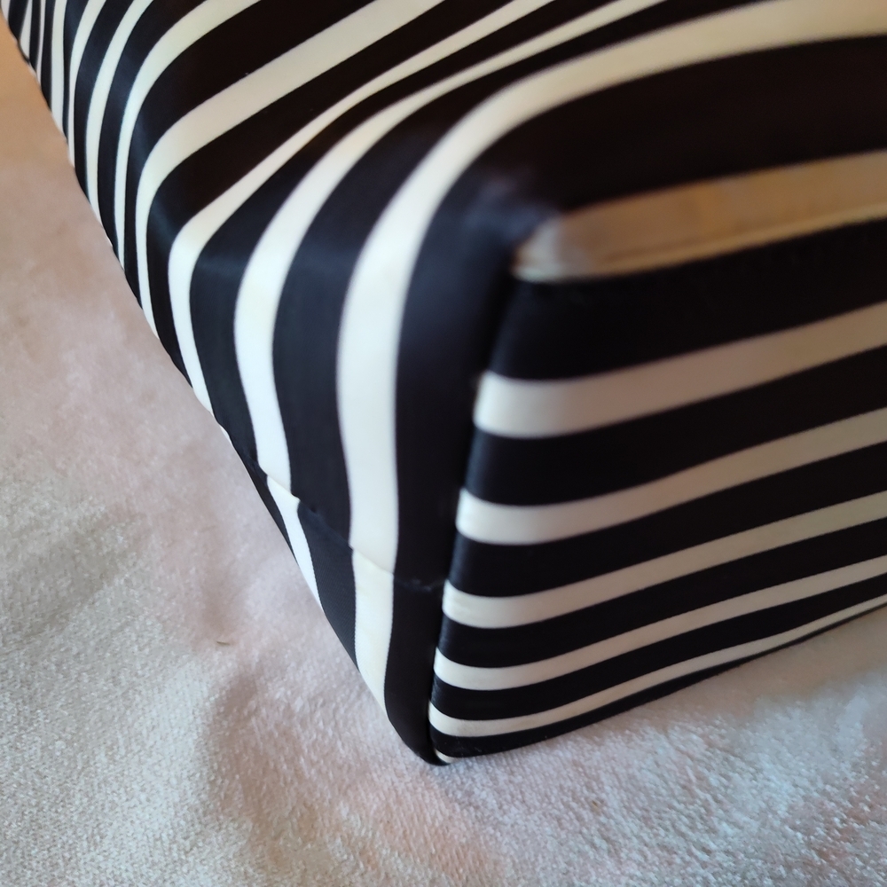 Kate Spade StoryBook Lining Stripe Tote Black White One Corner Rub EUC - Picture 11 of 14